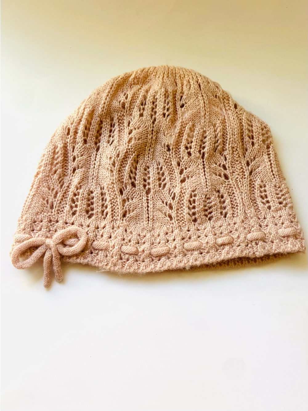 Women’s Knit Beanie with Bow (Light Pink)
